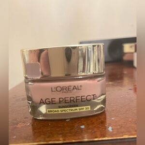 L'Oreal Age Perfect Sunscreen Cream - Light Pink and Silver Jar
